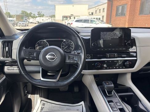 Used 2022 Nissan Pathfinder SL FWD image 27