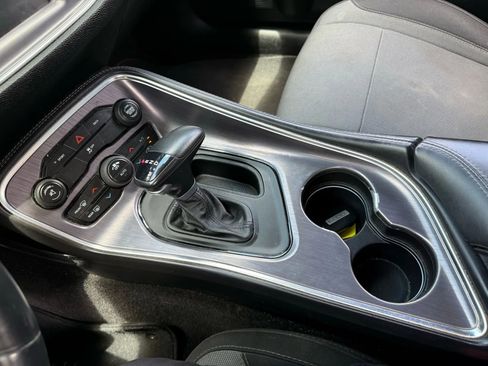 Used 2016 Dodge Challenger SXT image 24