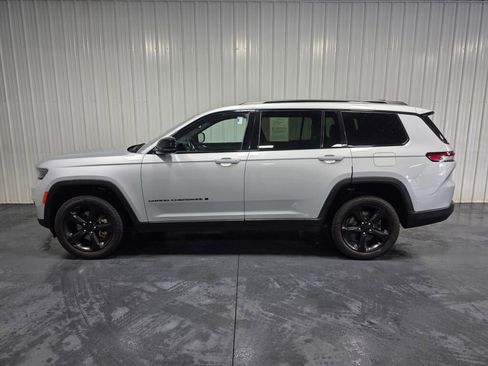 Used 2022 Jeep Grand Cherokee L Laredo AWD/4WD image 4