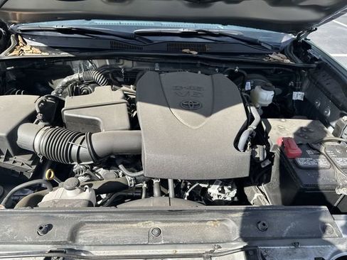 Used 2023 Toyota Tacoma SR5 AWD/4WD image 19