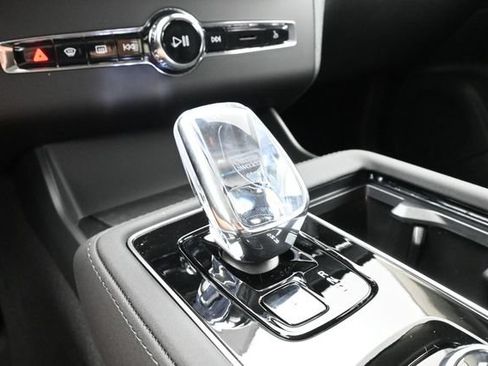 New 2026 Volvo XC90 B6 Ultra w/ Protection Package Premier AWD/4WD image 13
