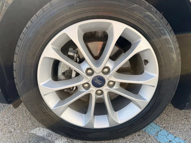Used 2020 Ford Fusion SE FWD image 9