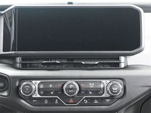 New 2025 Jeep Gladiator Sport image 26