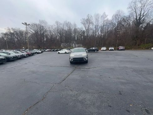 Used 2025 Hyundai Kona SEL image 15