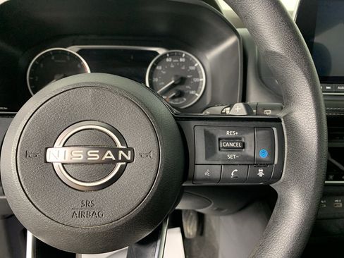 Used 2023 Nissan Rogue SV FWD image 21
