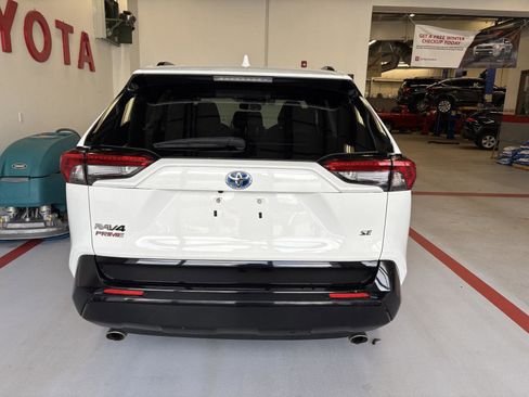 Used 2021 Toyota RAV4 SE w/ Weather & Moonroof Package image 6