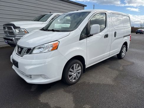 Used 2020 Nissan NV200 SV w/ Back Door Glass Package image 2