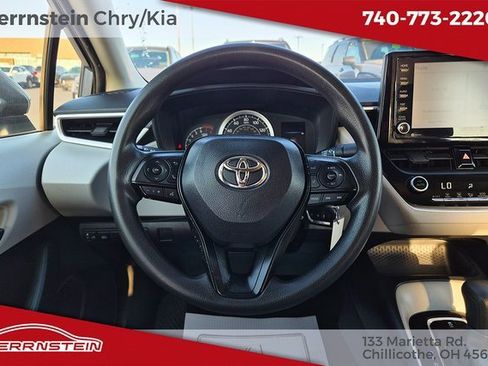Used 2022 Toyota Corolla LE image 8