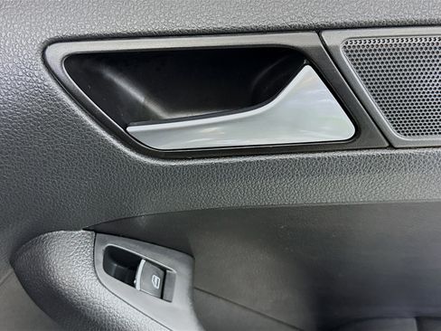 Used 2017 Volkswagen Jetta GLI image 30