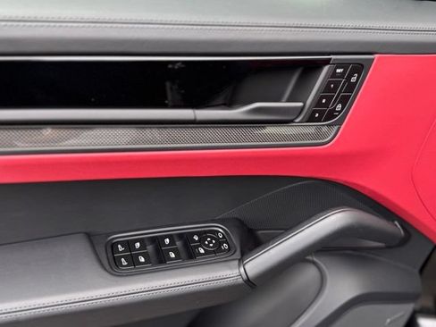 Used 2026 Porsche Cayenne GTS AWD/4WD image 14