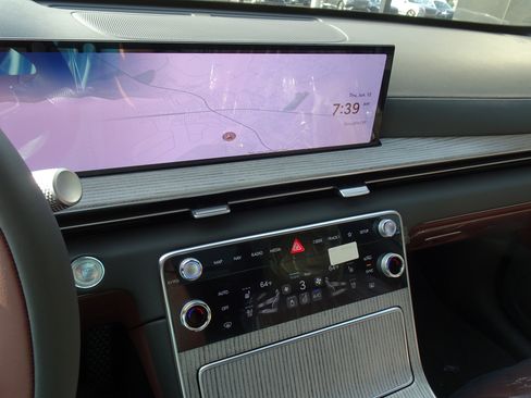 New 2025 Genesis GV80 3.5T Prestige image 14