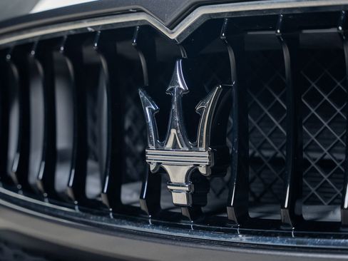 Used 2017 Maserati Ghibli RWD image 11