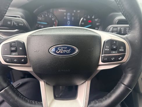 Used 2023 Ford Explorer XLT w/ Equipment Group 202A AWD/4WD image 14