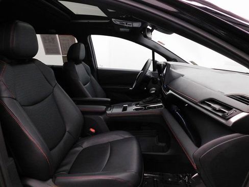 Used 2025 Toyota Sienna XSE image 34