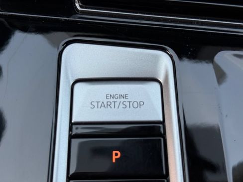 Used 2024 Volkswagen Atlas SE FWD image 29