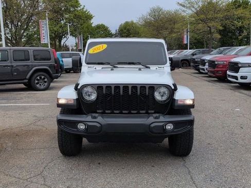 Used 2021 Jeep Gladiator Sport AWD/4WD image 8