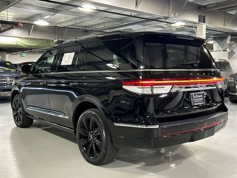 Used 2023 Lincoln Navigator Reserve AWD/4WD image 4