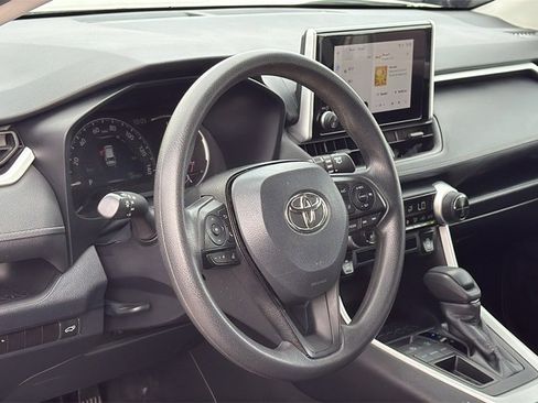 Used 2024 Toyota RAV4 XLE w/ Convenience Package image 7