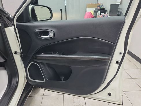 Used 2020 Jeep Compass Limited image 32