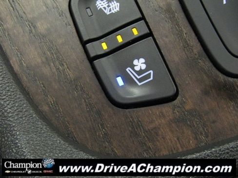 Used 2021 GMC Acadia Denali w/ Denali Ultimate Package image 11