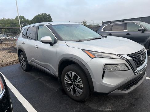 Used 2023 Nissan Rogue SV AWD/4WD image 3