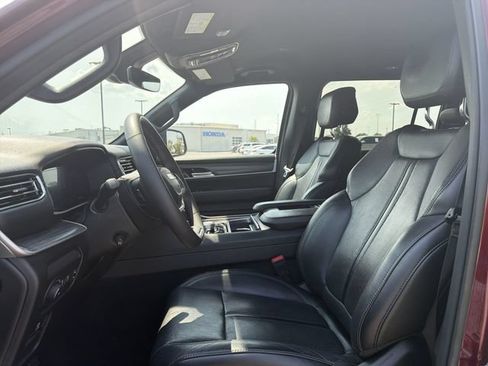 Used 2024 Jeep Wagoneer Series II AWD/4WD image 9