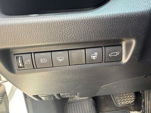 Used 2020 Toyota RAV4 XLE Premium AWD/4WD image 10