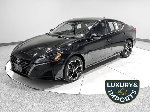 Used 2023 Nissan Altima 2.5 SR AWD/4WD image 1