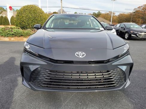Used 2025 Toyota Camry LE image 2