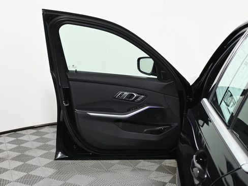 Used 2021 BMW 330e xDrive w/ Convenience Package image 28