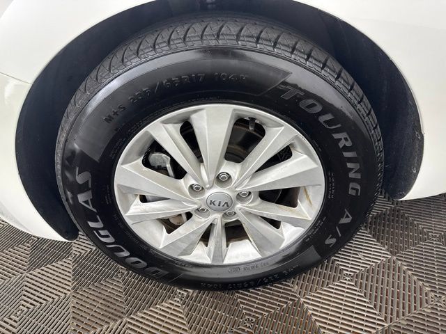 Used 2015 Kia Sedona LX w/ LX Convenience Package FWD image 30