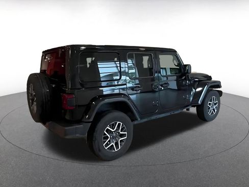 Used 2025 Jeep Wrangler Unlimited Sahara AWD/4WD image 8
