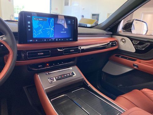 New 2026 Lincoln Aviator Reserve AWD/4WD image 13