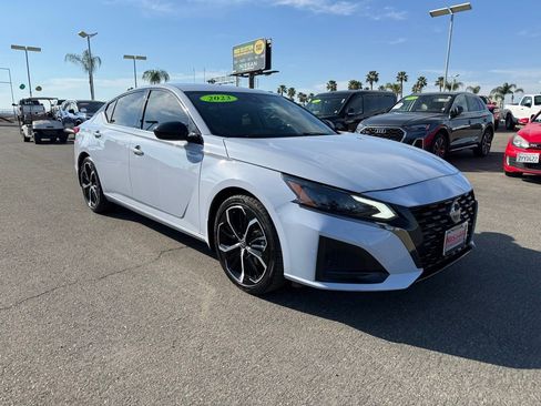 Certified 2023 Nissan Altima 2.5 SR image 1