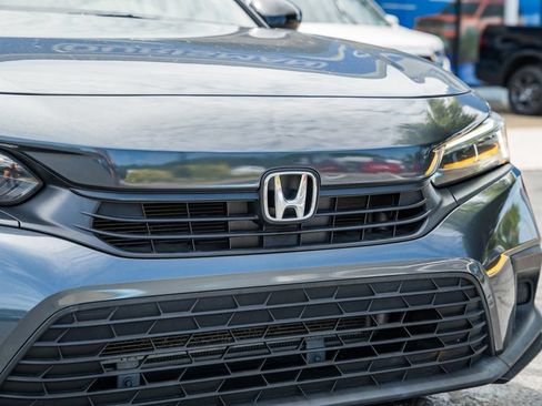 Used 2023 Honda Civic Sport image 10