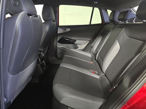 Used 2023 Volkswagen ID.4 Pro S image 6