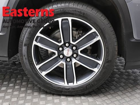 Used 2021 GMC Acadia SLT w/ Preferred Package image 35