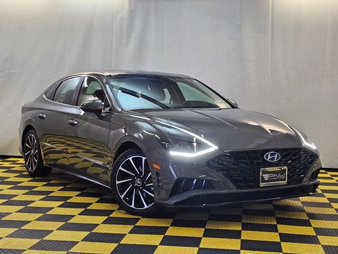 Used 2021 Hyundai Sonata Limited image 1
