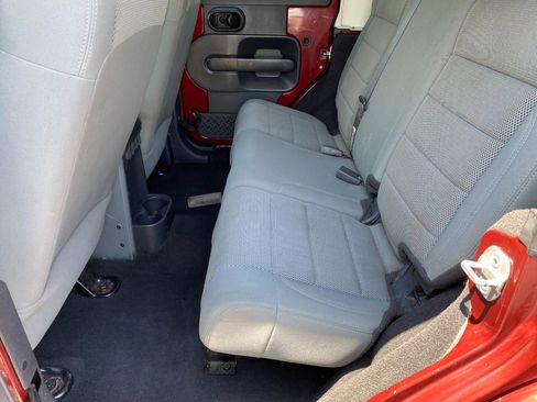 Used 2007 Jeep Wrangler Unlimited Sahara w/ Trailer Tow Group image 12