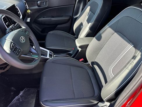 New 2025 Hyundai Venue Limited image 9