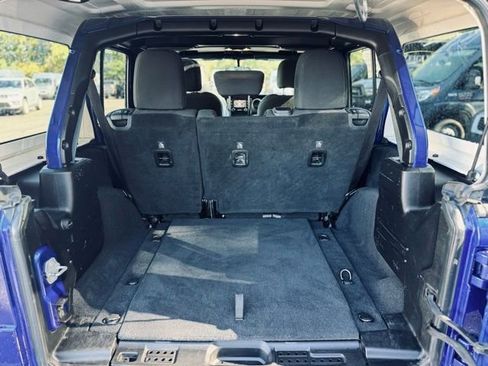 Used 2018 Jeep Wrangler Unlimited Sport S image 9