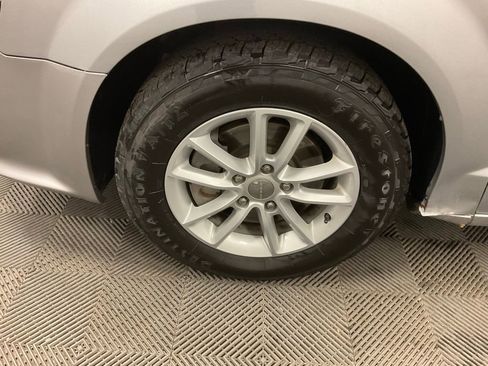 Used 2019 Dodge Grand Caravan SXT image 14