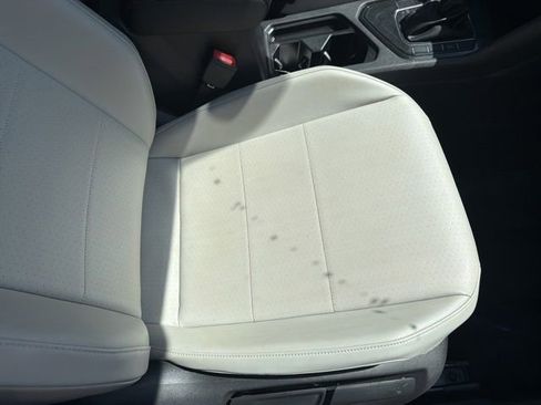 Used 2018 Volkswagen Tiguan SEL FWD image 33