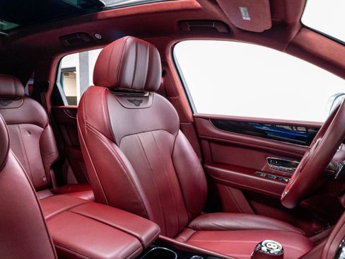 Used 2020 Bentley Bentayga AWD/4WD image 29