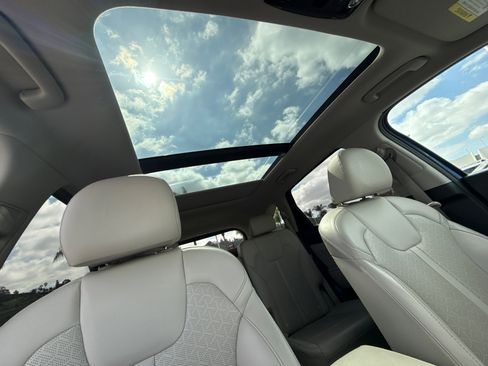 Used 2023 Kia Sorento EX w/ Panoramic Sunroof Package image 15