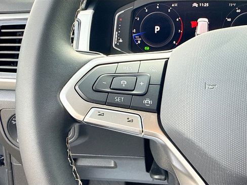 Used 2023 Volkswagen Atlas SE w/ Panoramic Sunroof Package image 38