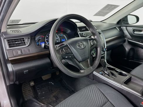 Used 2015 Toyota Camry LE FWD image 9