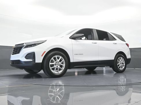 Used 2023 Chevrolet Equinox LS FWD image 51