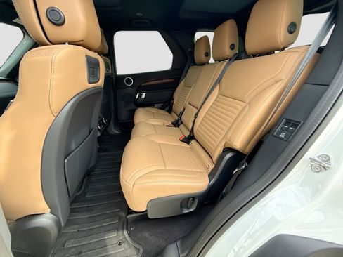 Used 2025 Land Rover Discovery Dynamic SE image 20