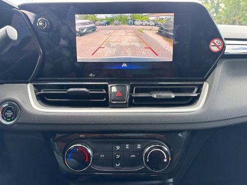 Used 2025 Chevrolet TrailBlazer LT FWD image 25